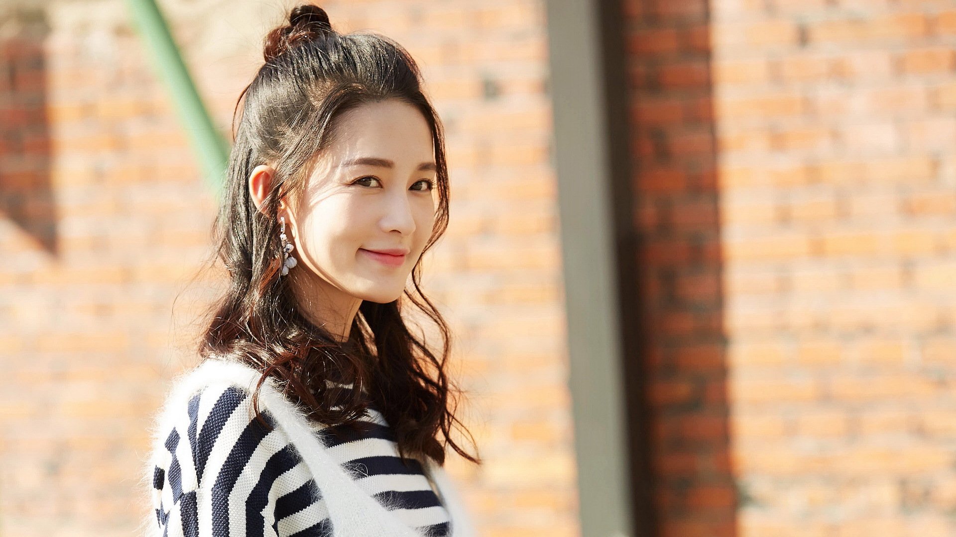 【犯规解析】比赛中那些令人尴尬的犯规瞬间集锦,犯规的规则